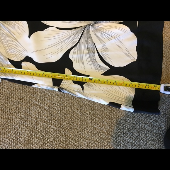 EUC WHBM Black & White Floral Silk Skirt - Size 4 - Picture 5 of 5